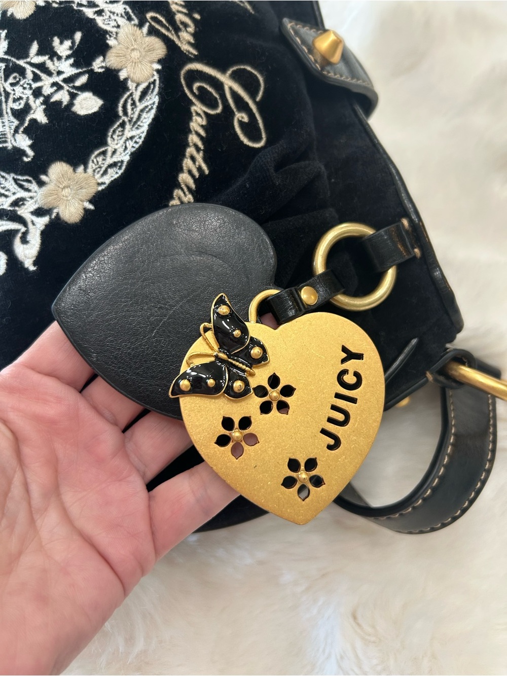 Y2K Vintage 2011 Juicy Couture Black Velour Shoulder Bag Butterfly Heart Charm - Picture 5 of 14